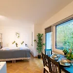 Cozy With Kitchen + Balcony New! *