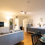 Cozy With Kitchen + Balcony New! Essen