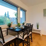 Cozy With Kitchen + Balcony New!
