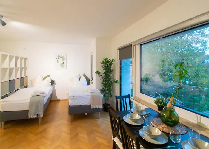 Cozy With Kitchen + Balcony New! *