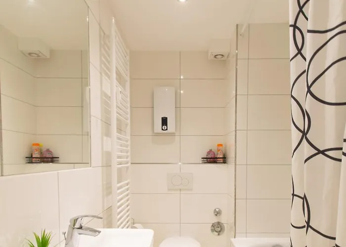 Cozy With Kitchen + Balcony New! * 에센