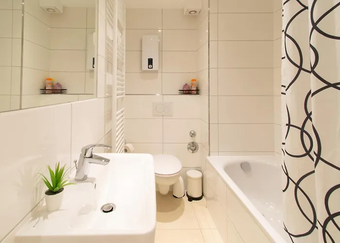 Cozy With Kitchen + Balcony New! 에센