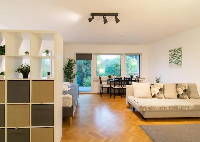 Cozy With Kitchen + Balcony New! *